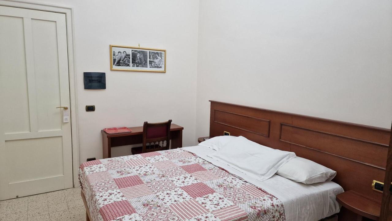 Vittoria Guest House Battipaglia Exterior foto