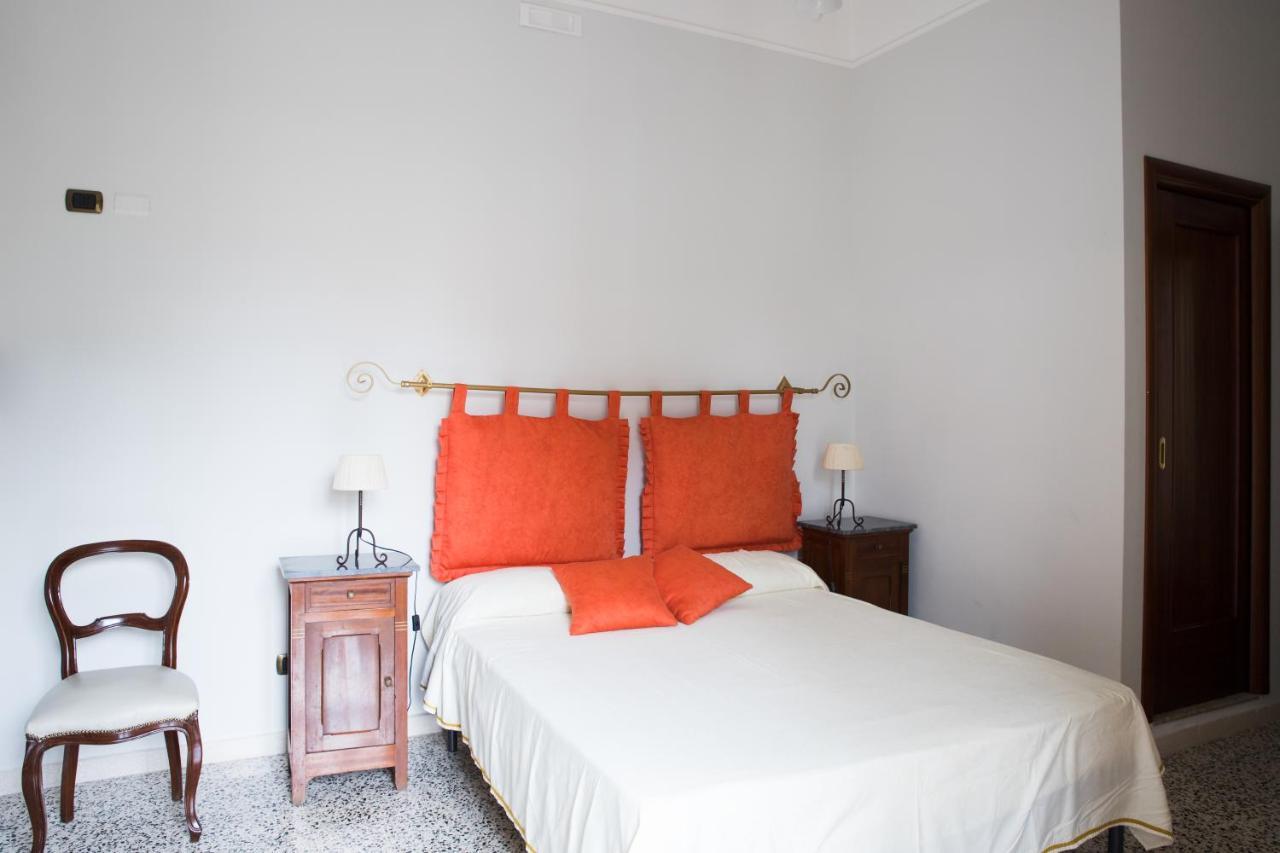 Vittoria Guest House Battipaglia Exterior foto