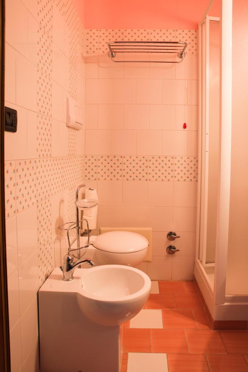 Vittoria Guest House Battipaglia Exterior foto